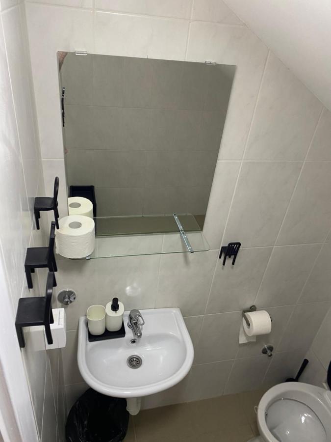Omis Rooms Pančevo Eksteriør billede