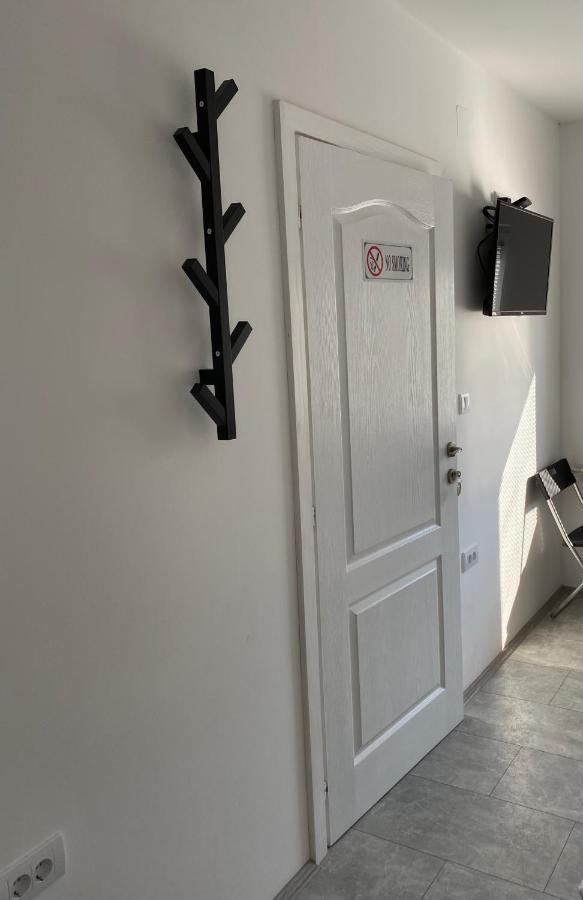 Omis Rooms Pančevo Eksteriør billede