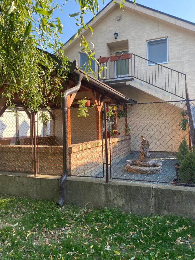 Omis Rooms Pančevo Eksteriør billede